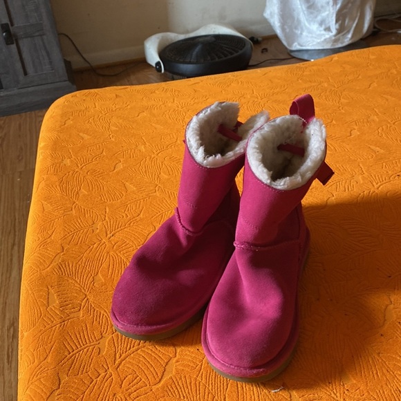 Never worn Uggs pink Koolaburra boats size 3 us nice beautiful - Picture 8 of 8